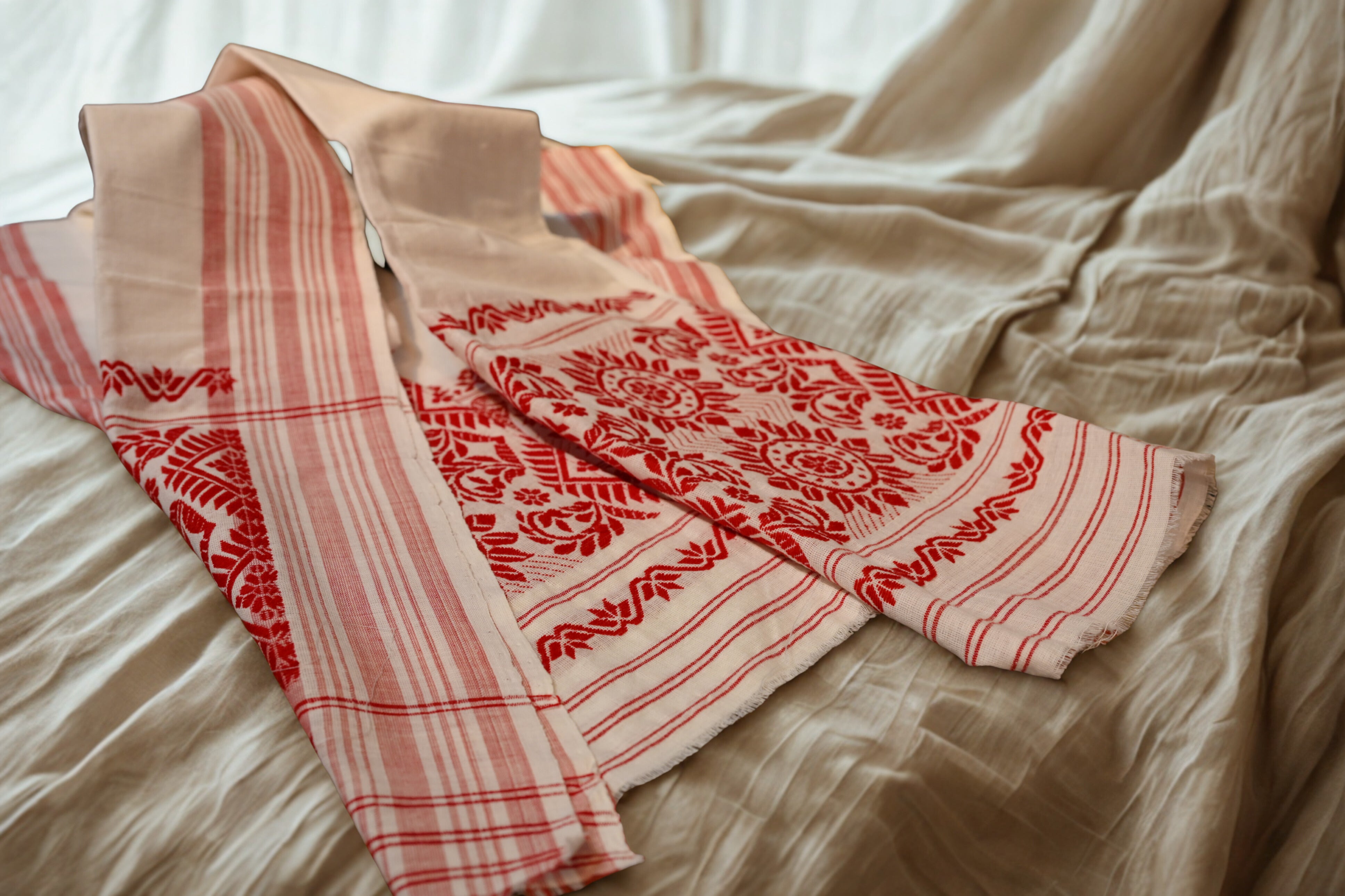 Traditional Handwoven Assamese Gamusa
