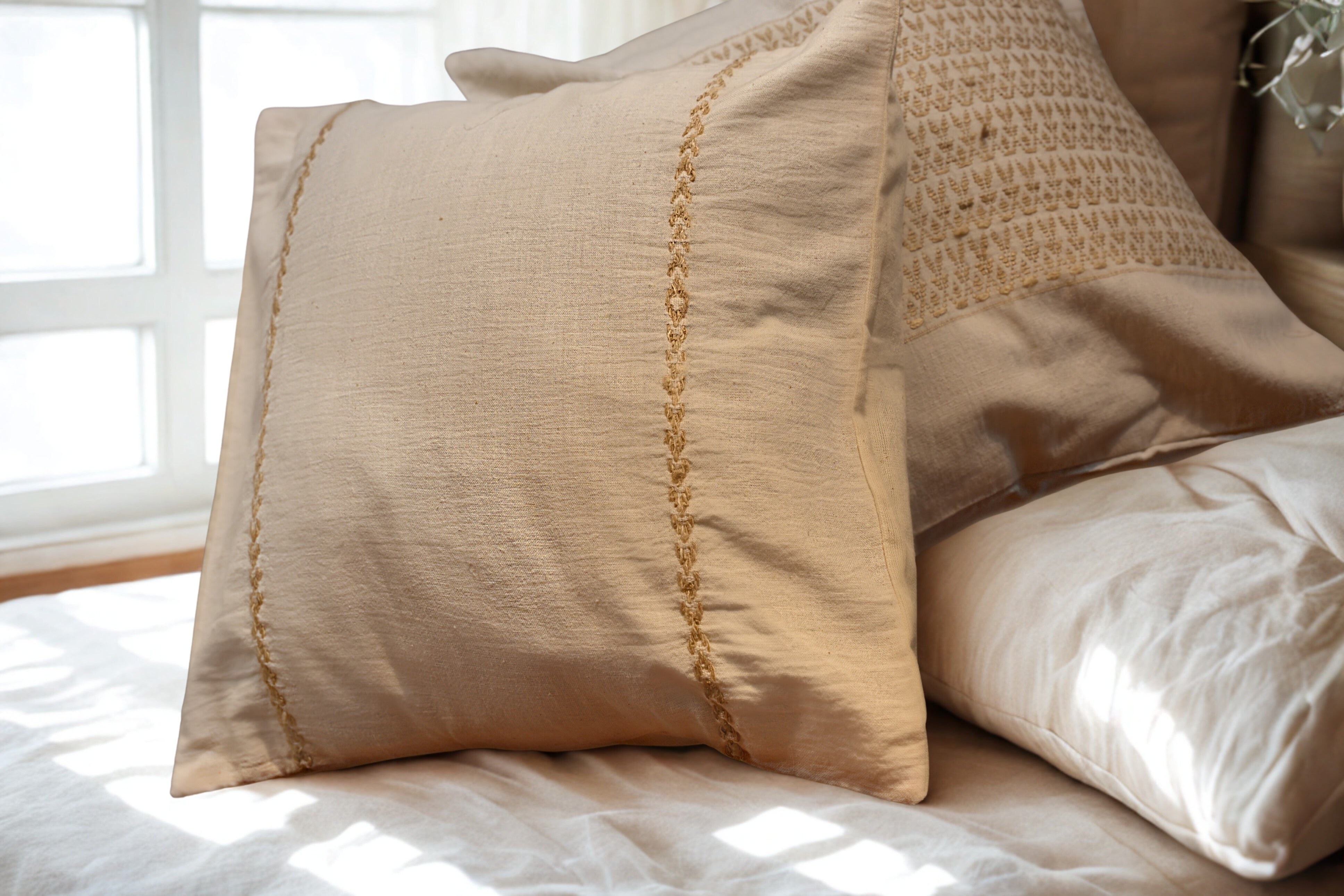 Handwoven Cushion Cover with Stripe design in Eri