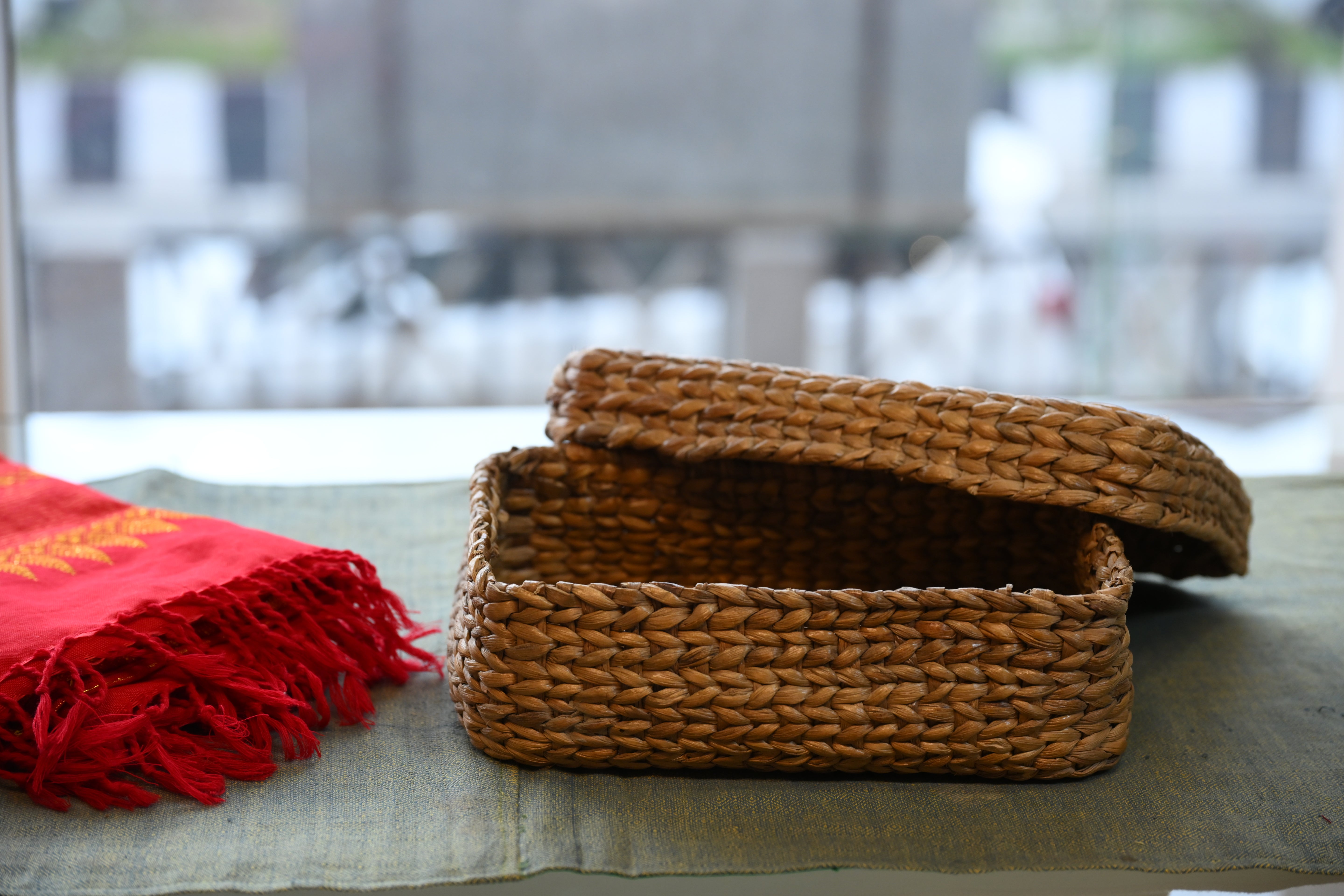 Storage Box with Lid- Meteka (Water Hyacinth)