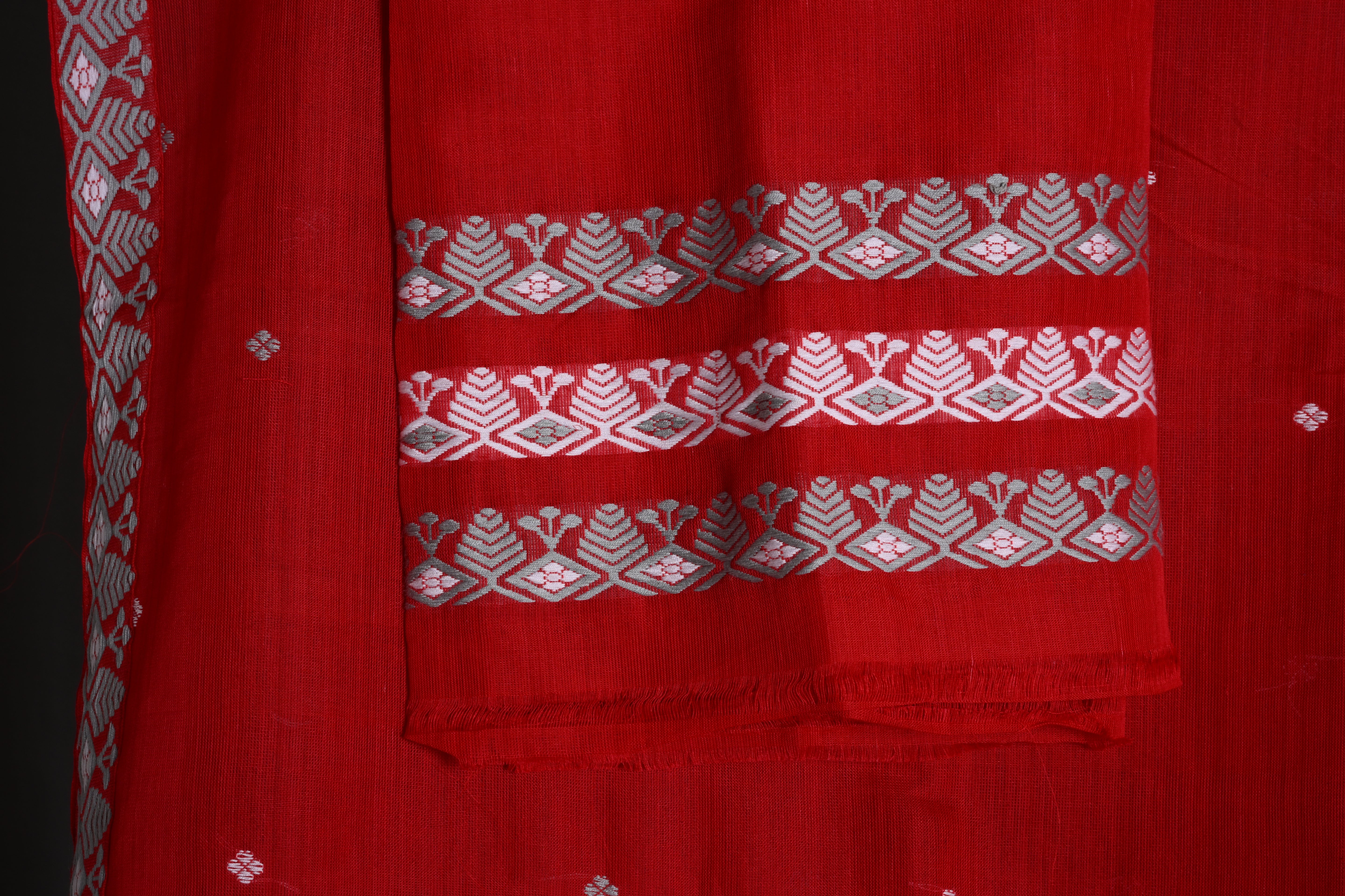 Red Elegant Handwoven Raw Cotton Mekhela Sador