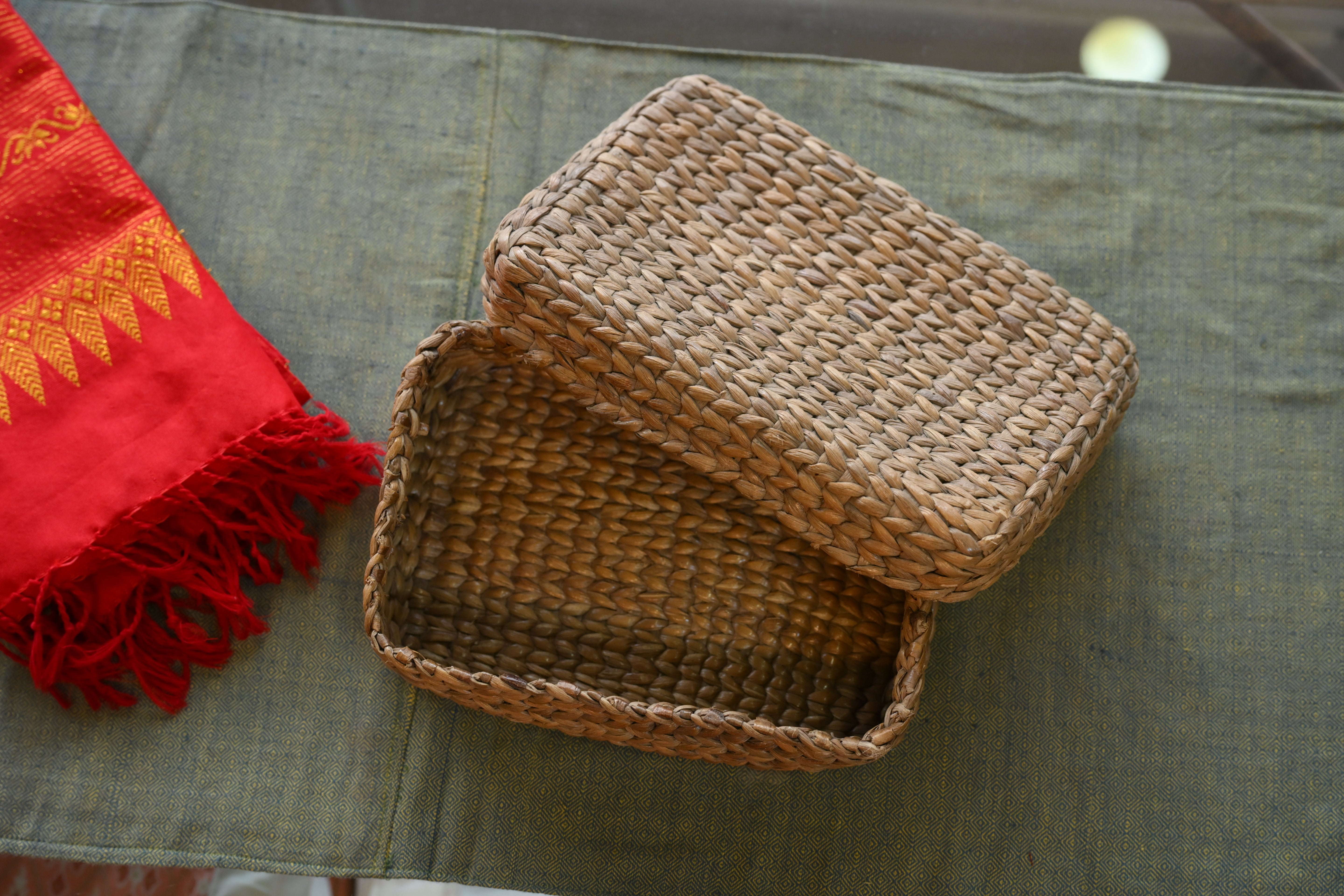 Storage Box with Lid- Meteka (Water Hyacinth)